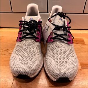 Adidas Women’s 8 UBounce DNA NIB